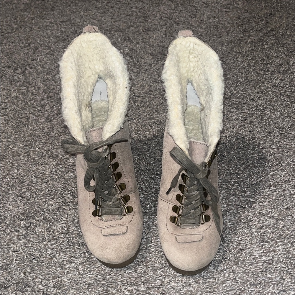 Nine West Vintage Women's Shearling-Lined Lace-Up Boots - Cream and Gray